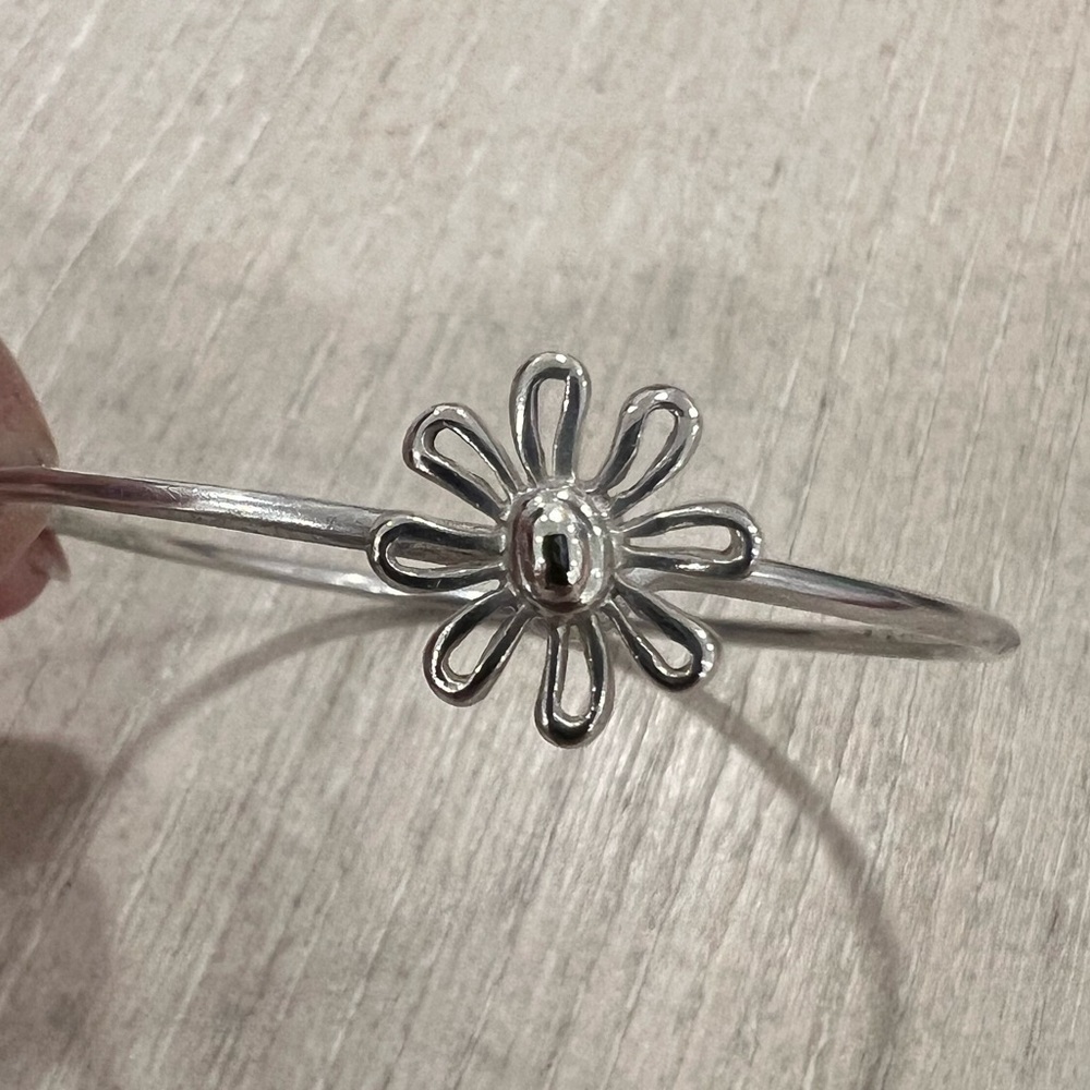 Tiffany & co daisy sterling silver bangle